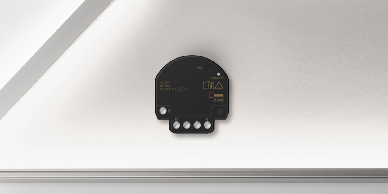 JUNG HOME Jalousieaktor Mini bei Pabos Elektrotechnik GmbH in Waiblingen