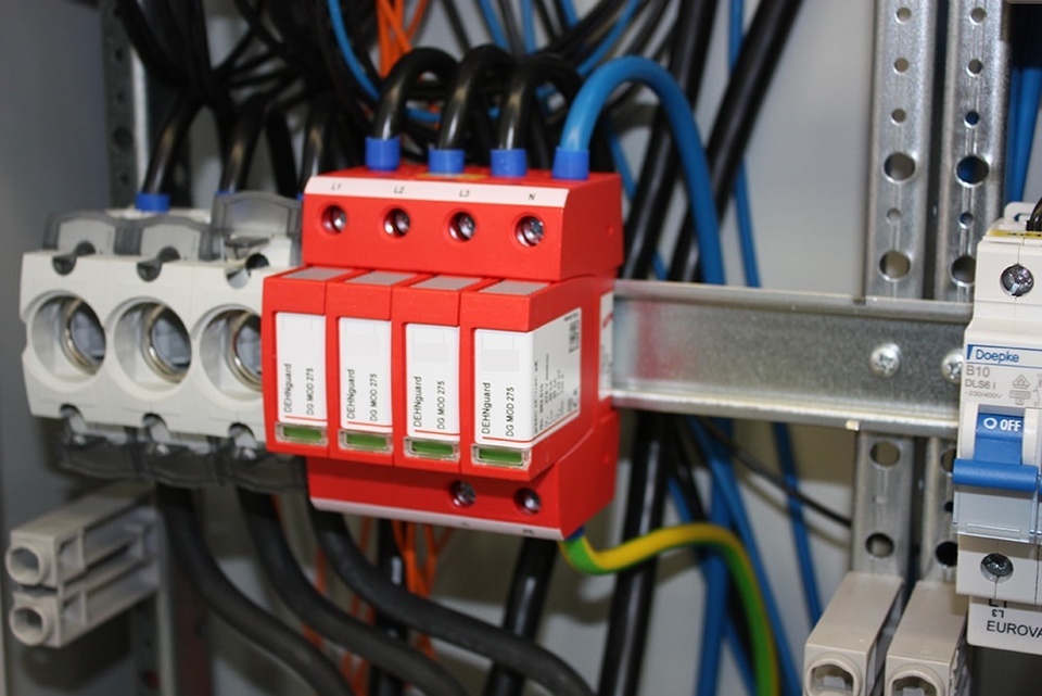 U berspannungsschutz bei Pabos Elektrotechnik GmbH in Waiblingen
